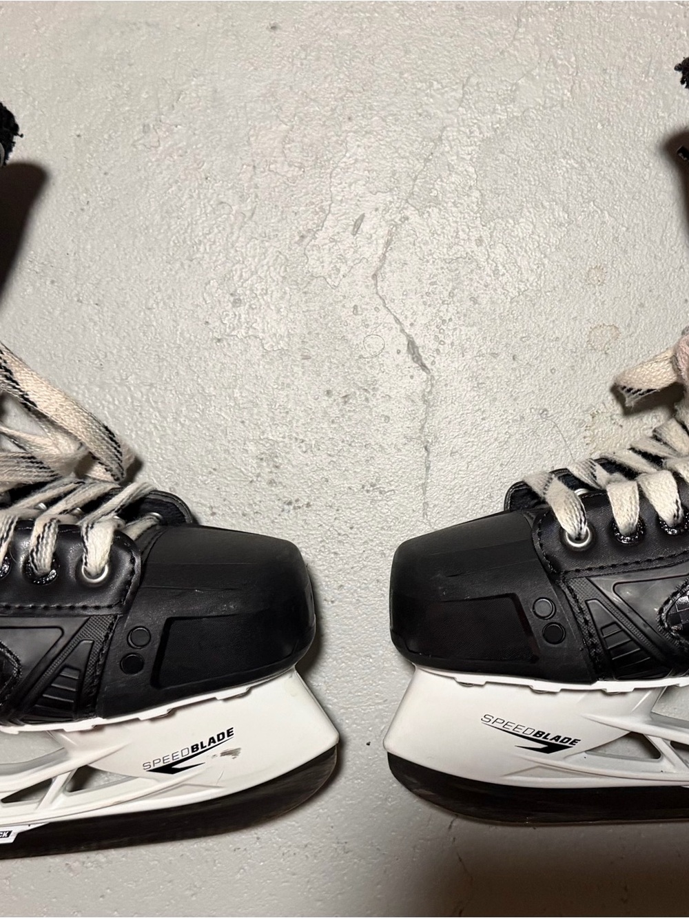 CCM Tacks Hockey Skates - SpeedBlade Style with black speed blades